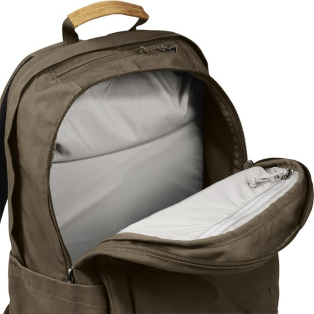 Brown, canvas Fjallraven backpack (28L)